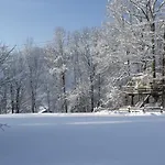 Le Domaine Du Chatelet Bed & Breakfast 3*