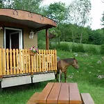 Le Domaine Du Chatelet Bed & Breakfast 3*